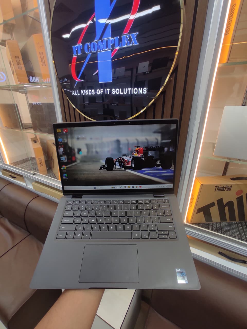 Dell Latitude 7420 Premium UltraBook 11th Generation Intel Core i7 Ram 16 GB. Storage 512 GB. X360 Touchscreen
